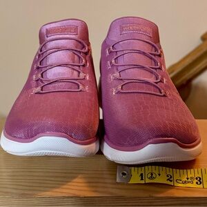 Lavender Skechers Summits Slip-On Sneakers | Women’s 8.5 Wide | Memory Foam | EC